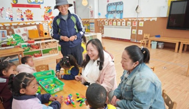 重庆名师赴昌都送教 点亮雪域高原智慧之光